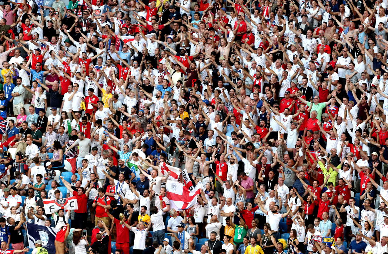 Los ingleses celebraron el triunfo en la tribuna.