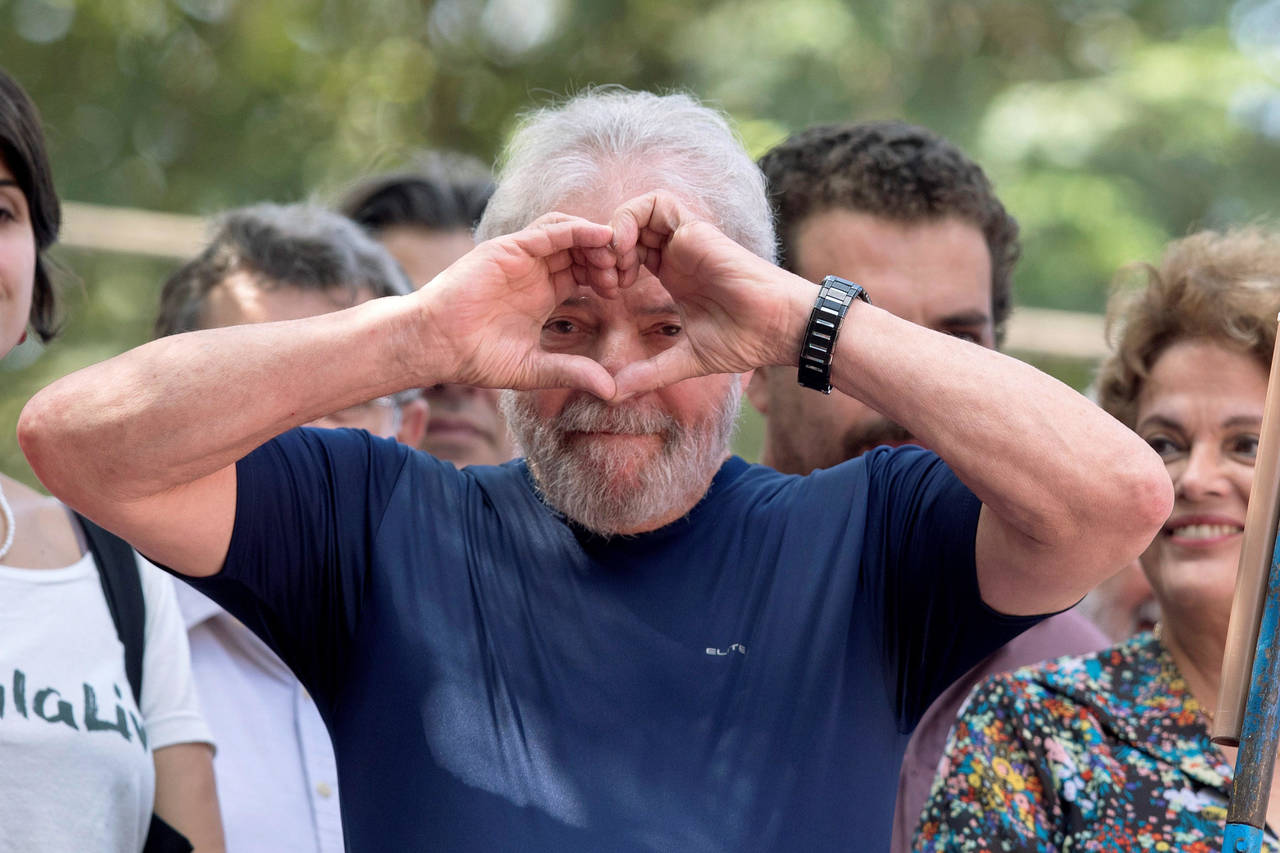 Se queda. El presidente de una corte de apelaciones de Brasil ordenó ayer que Luiz Inácio Lula da Silva siga tras las rejas. (EFE)