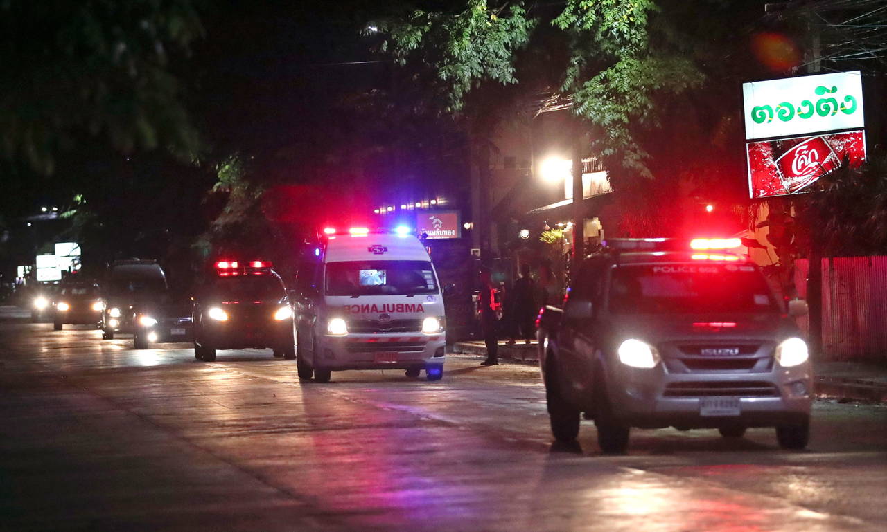 Los primeros.  Las autoridades tailandesas confirmaron el rescate de cuatro de los doce menores y un adulto atrapados desde hace más de dos semanas en el norte de Tailandia y señalaron que han sido ingresados en el hospital de Chiang Rai. (EFE)