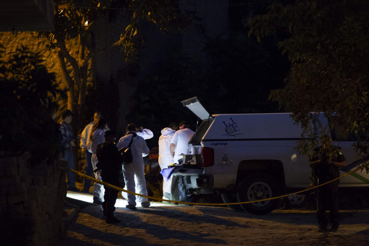 Siete personas muertas, cinco mujeres y dos hombres que aparentemente se encontraban en una fiesta, fueron localizadas dentro de un domicilio en la colonia Francisco I. Madero, en el municipio de Tlaquepaque. (EFE)