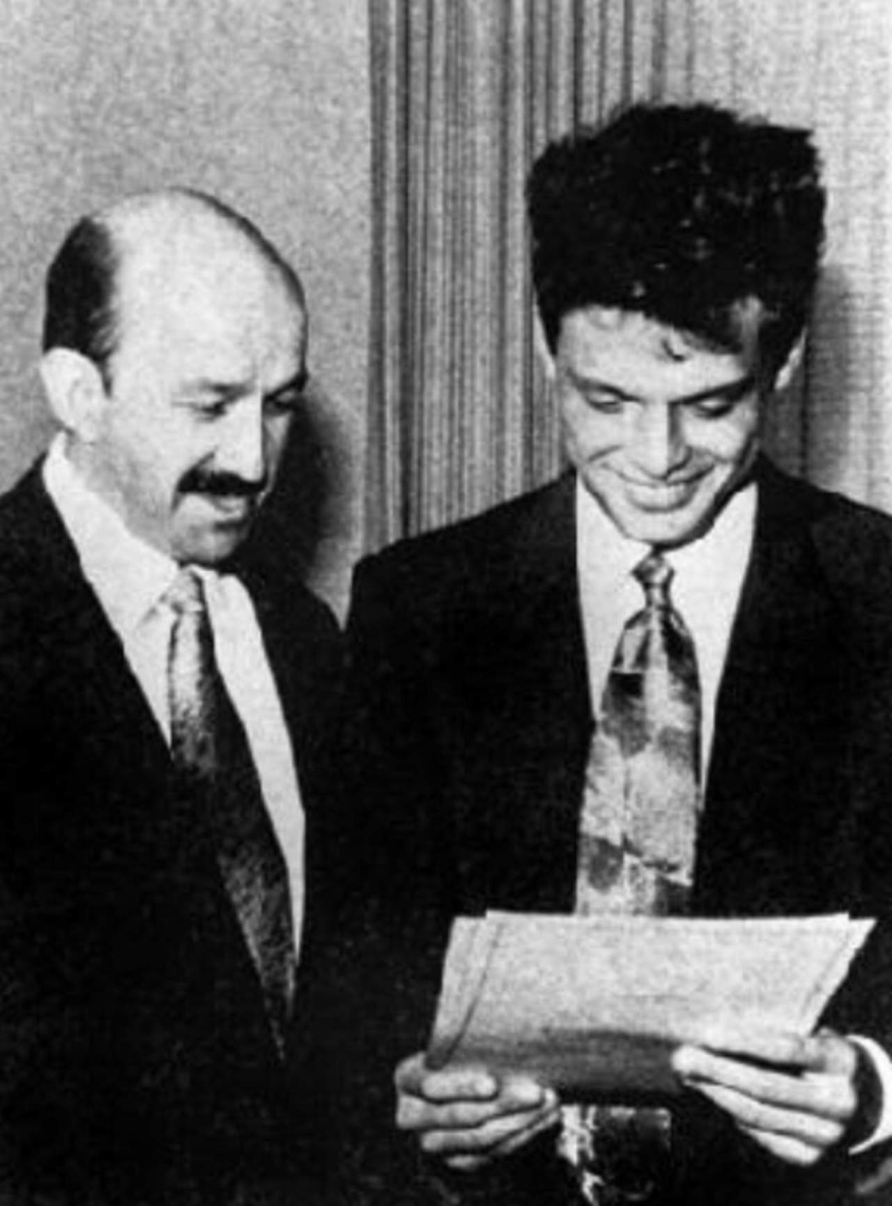 El 23 de noviembre 1991 el presidente Carlos Salinas de Gortari había entregado la carta de naturalización al cantante. (ESPECIAL)