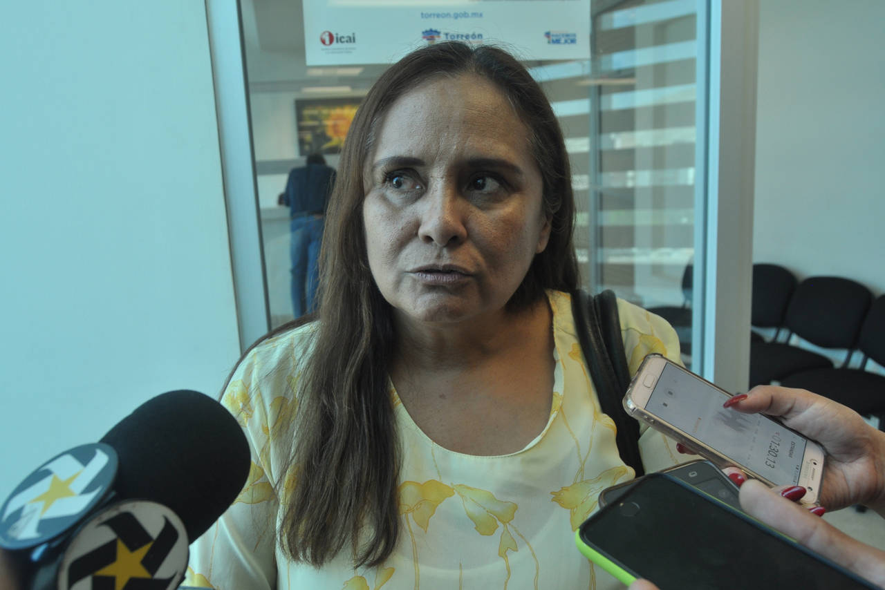 Encuentro. Silvia Ortiz, vocera de grupo Vida informó sobre el caso de los cuerpos enviados a la Facultad de Medicina. (GUADALUPE MIRANDA)