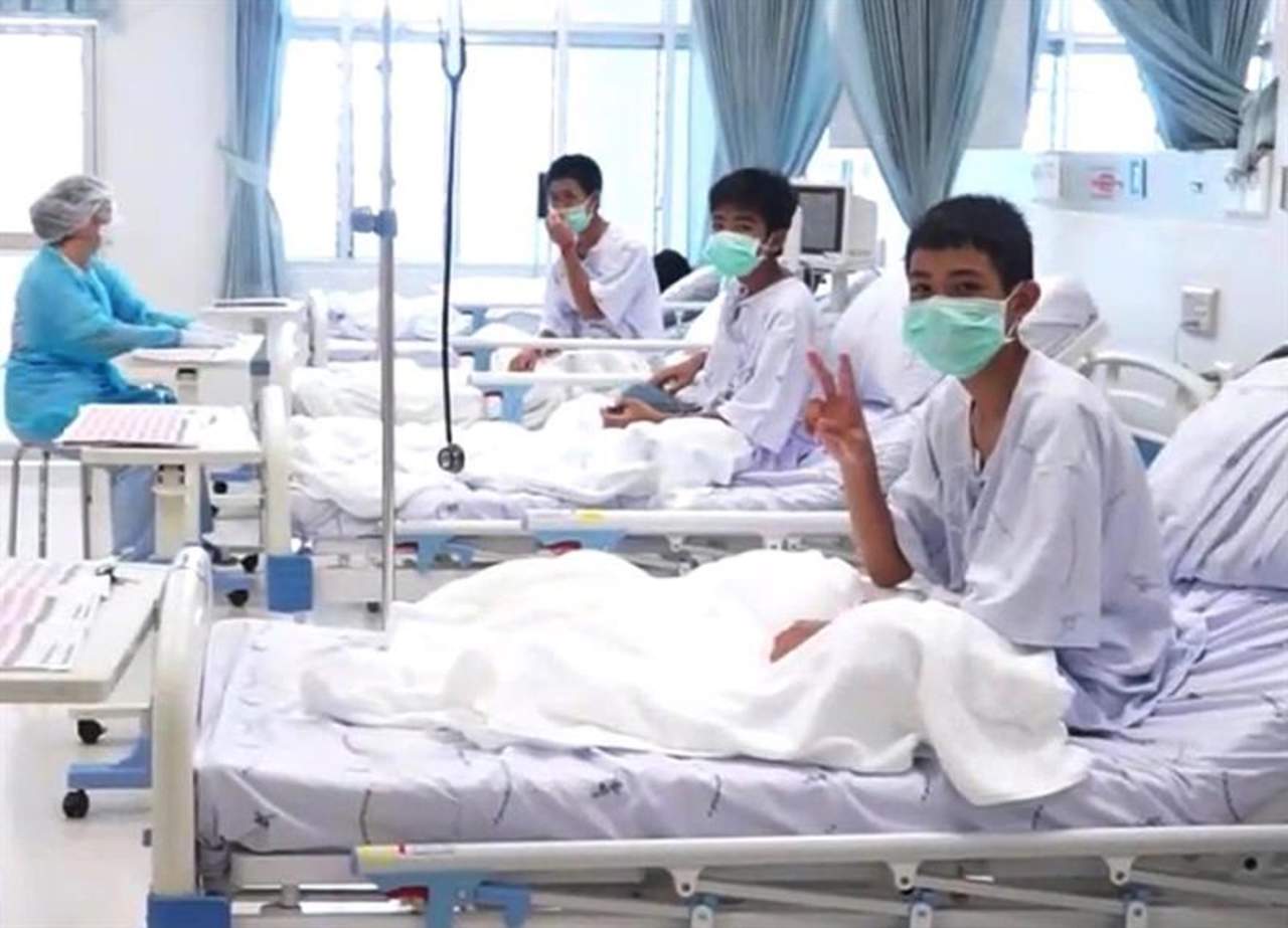 Difunden primer video de niños rescatados en el hospital de Tailandia