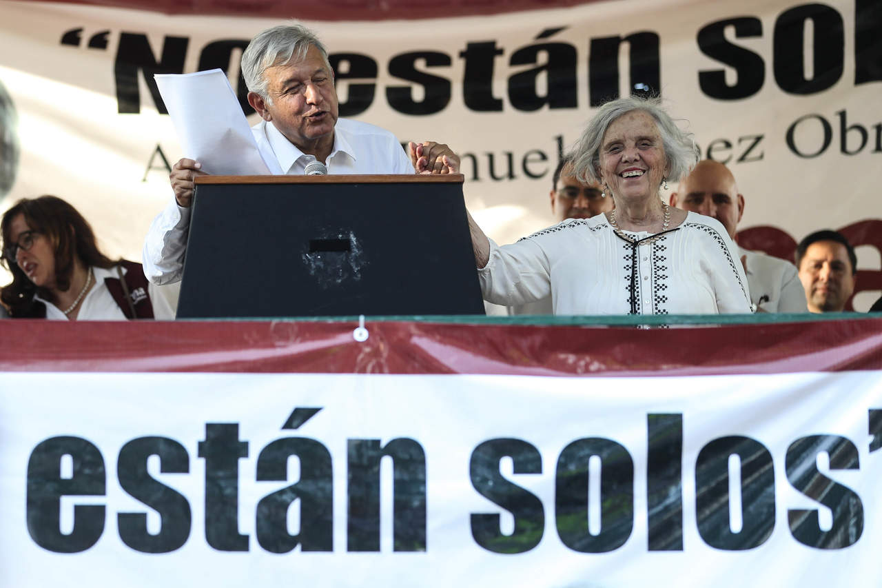 Poniatowska acude a encuentro con López Obrador