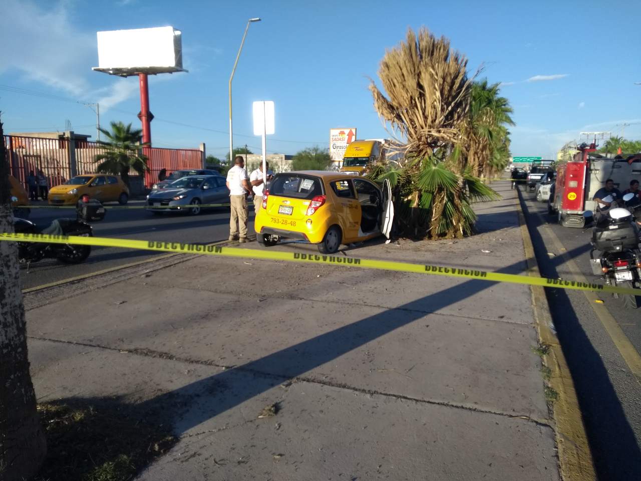 Los hechos se registraron alrededor de las 19:30 horas, cuando a través de la línea de emergencia 911 se reportó un fuerte percance vial en la carretera Torreón-Matamoros, a la altura del ejido La Joya. (EL SIGLO DE TORREÓN)