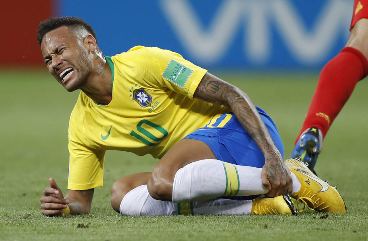 A Marco Van Basten, ex estrella del futbol holandés, las bromas que hacen a costa del brasileño Neymar, están bien.