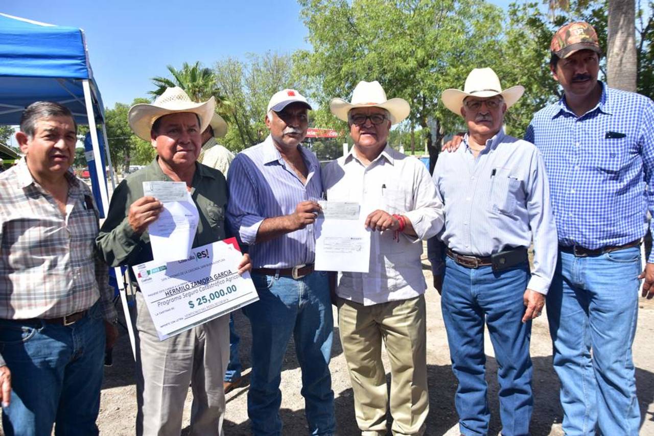 Ayuda. Recibieron apoyos agrícolas integrados al beneficio otorgado a productores de la Región Centro-Desierto. (CORTESÍA)