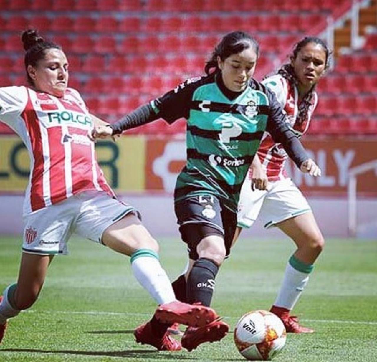 En el comienzo del Torneo Apertura 2018 de la Liga MX Femenil, el equipo de Necaxa perdió por la mínima diferencia de 1-0 contra Santos Laguna. (ESPECIAL)