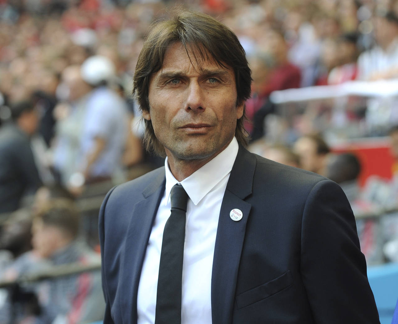 El club Chelsea anunció que rompió la relación con el italiano Antonio Conte, quien era el director técnico y contaba con un año más de contrato. Chelsea inglés despide al técnico Antonio Conte tras dos temporadas. (ARCHIVO)