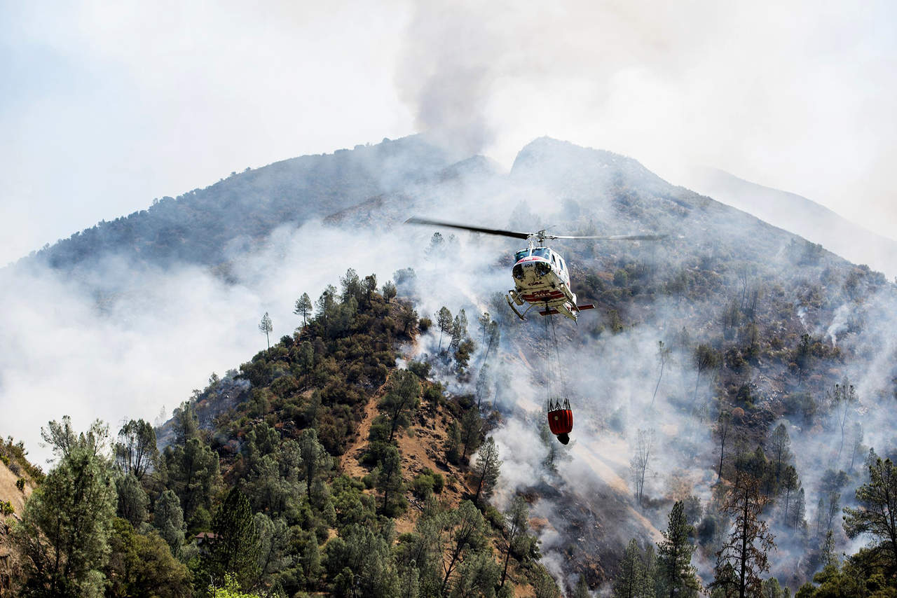 El operador de equipo pesado antincendios Braden Varney, de 36 años, murió en las primeras horas del sábado, dijo el Departamento Forestal y de Protección contra Incendios de California (CAL FIRE). (AP)