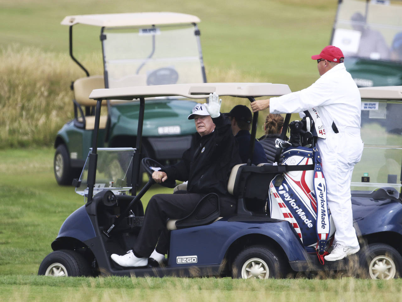Descanso. Donald Trump pasaba el fin de semana en su resort de golf en Turnberry, Escocia, entre protestas de miles de escoceses.