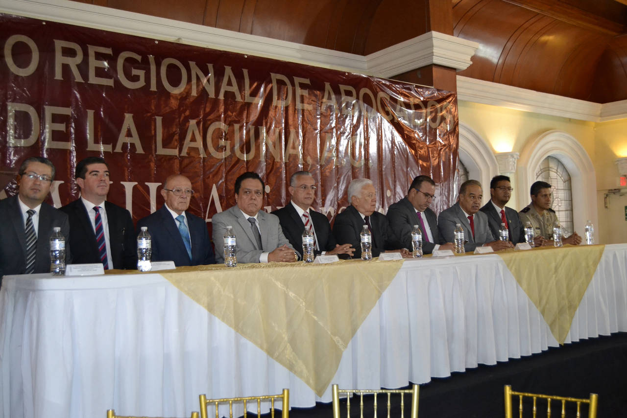 Festejo. Colegio Regional de Abogados de La Laguna A.C. celebra XXVIII aniversario. (EDITH GONZÁLEZ)