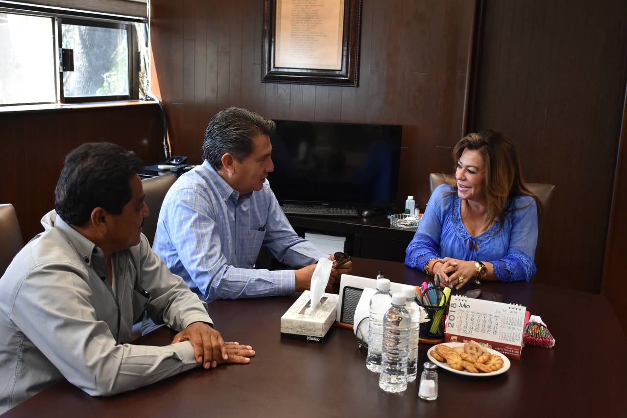 Reunión. La alcaldesa Leticia Herrera se reunió con los diputados locales electos. (EL SIGLO DE TORREÓN) 