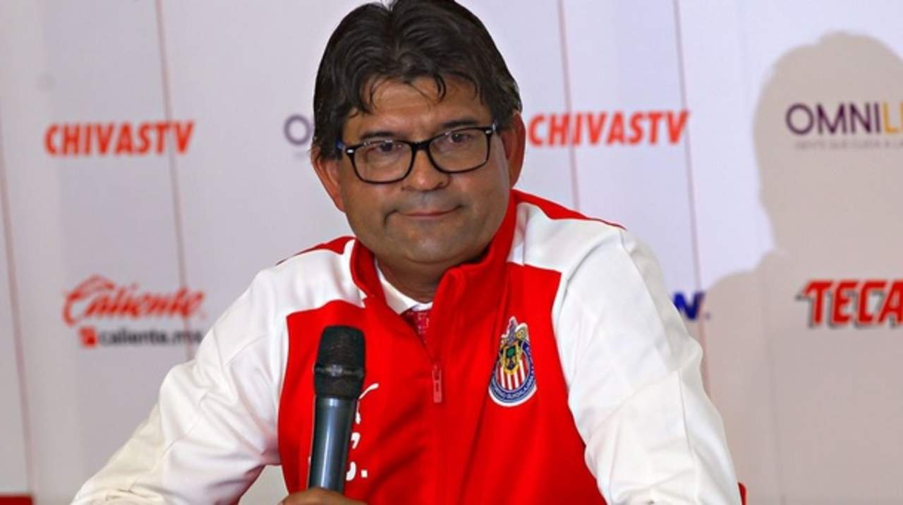 El técnico paraguayo José Saturnino Cardozo debuta este torneo al mando de las Chivas de Guadalajara. (Cortesía)
