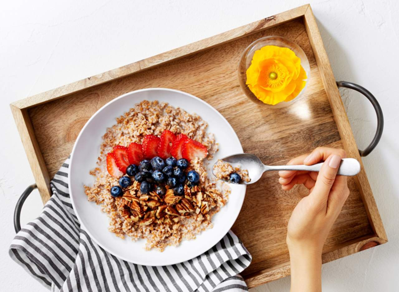 Lo importante, más que no olvidar desayunar, es que la primera comida del día sea sana. (INTERNET)