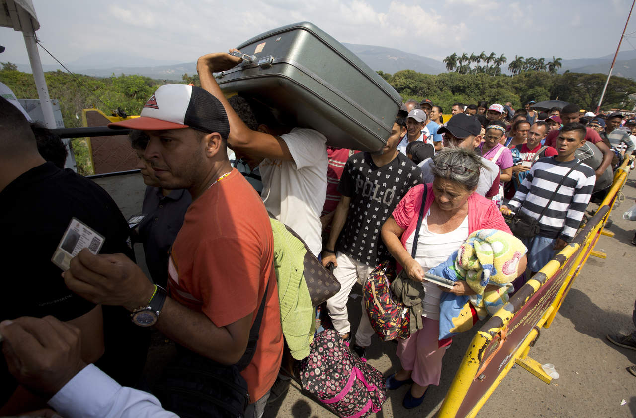 El Grupo de Lima manifestó hoy su 'profunda preocupación' por informes de una movilización militar venezolana a la frontera con Colombia y reiteró su 'alarma y consternación' por las violaciones a los derechos humanos y la ruptura del orden democrático en Venezuela. (AP)