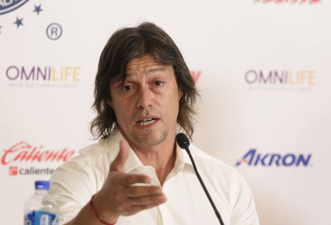 José Luis Higuera, CEO de Grupo Omnilife-Chivas, negó cualquier tipo de bloqueo para que el argentino Matías Almeyda llegue a la Selección Mexicana.