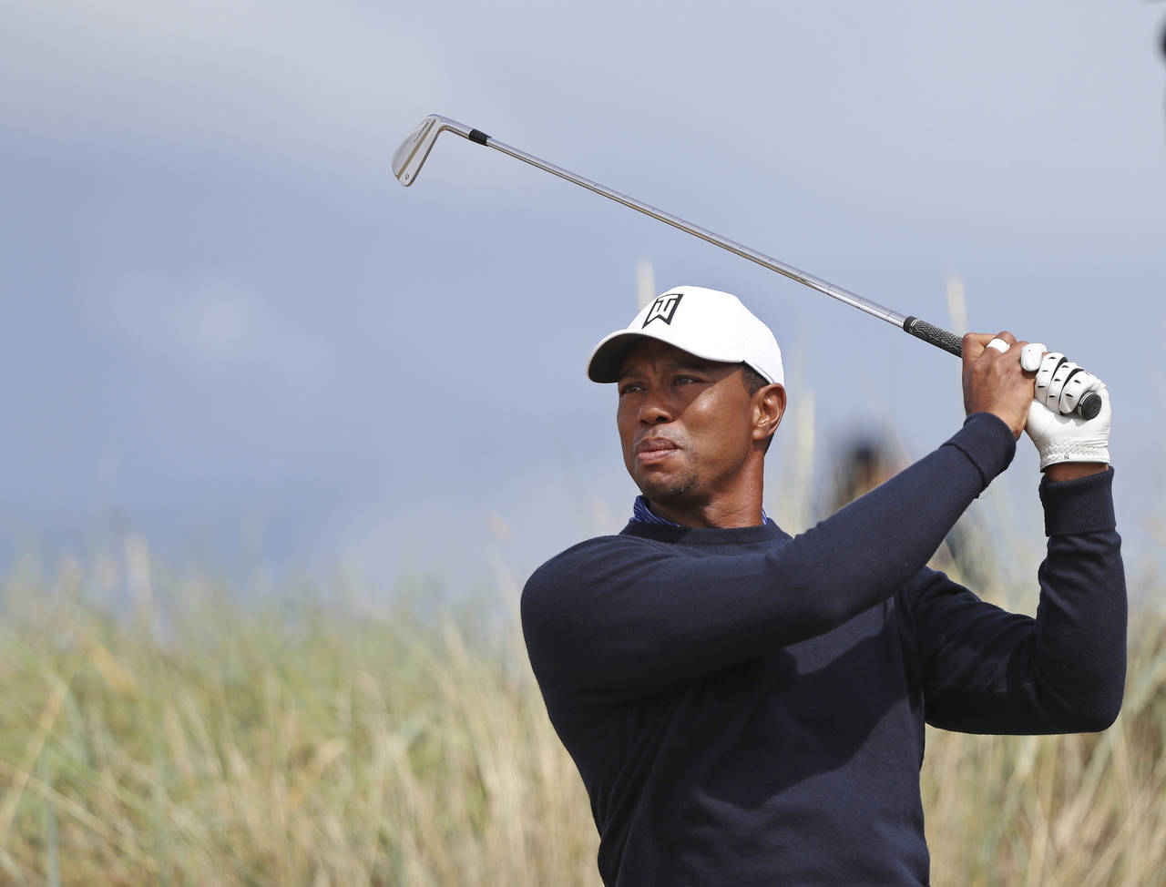 El veterano Tiger Woods buscará su torneo major número 15 el próximo fin de semana en el Abierto Británico. (AP)