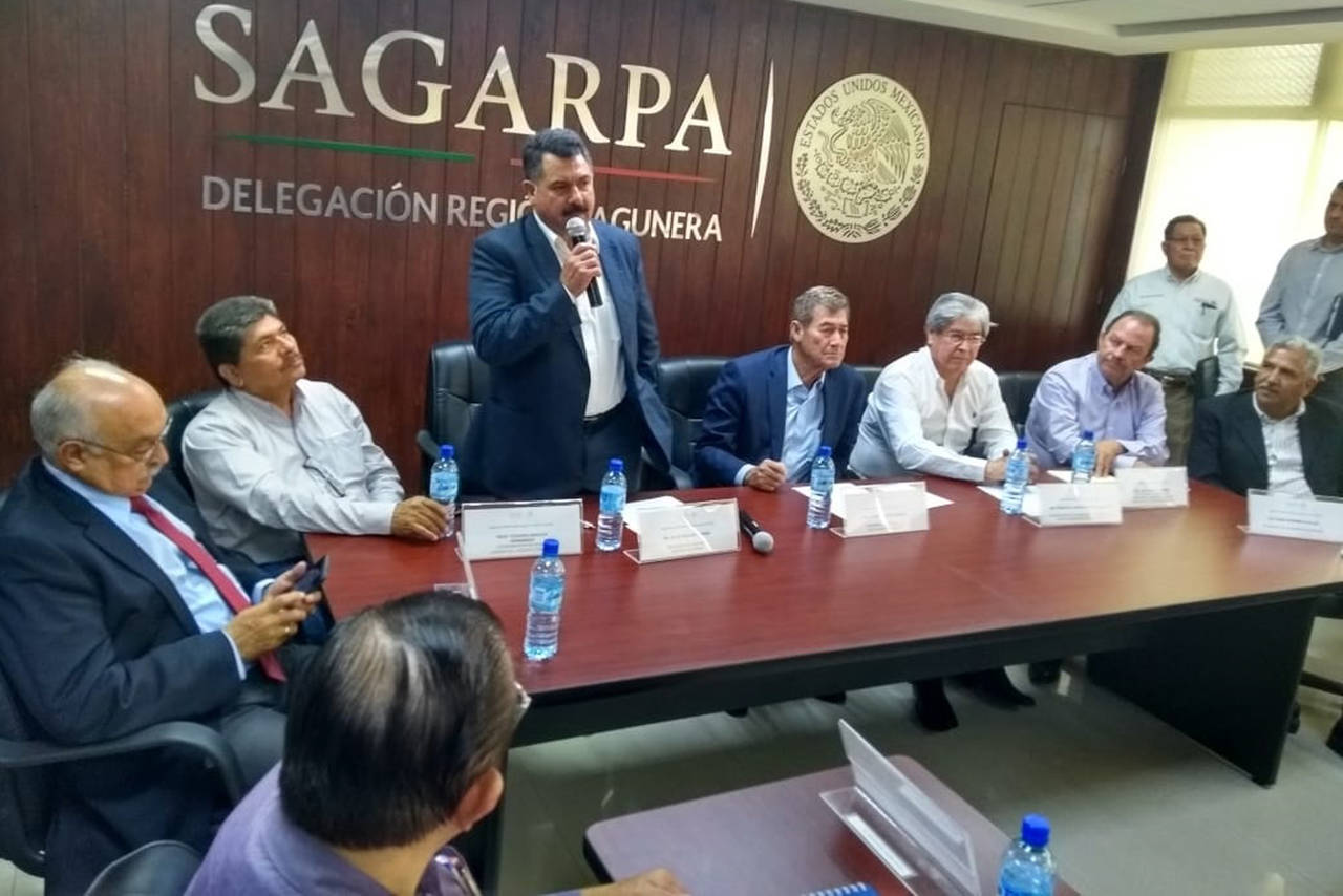 Nombramiento. El martes se oficializó el nombramiento de Alfio Vega como delegado de Sagarpa en La Laguna. (EL SIGLO DE TORREÓN)