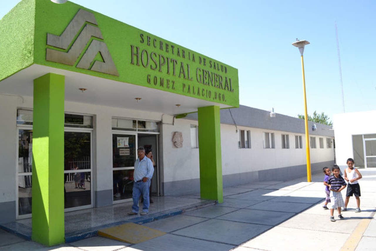 Paramédicos de la Cruz Roja auxiliaron al joven y lo trasladaron a las instalaciones del Hospital General de Gómez Palacio. (ARCHIVO)