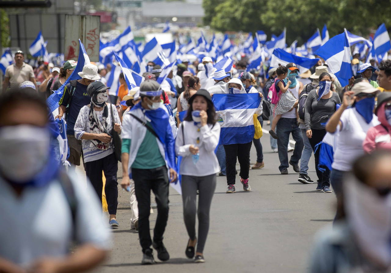 Causa. Unas 1,000 personas se manifestaron para exigir que cese la represión y la violencia.