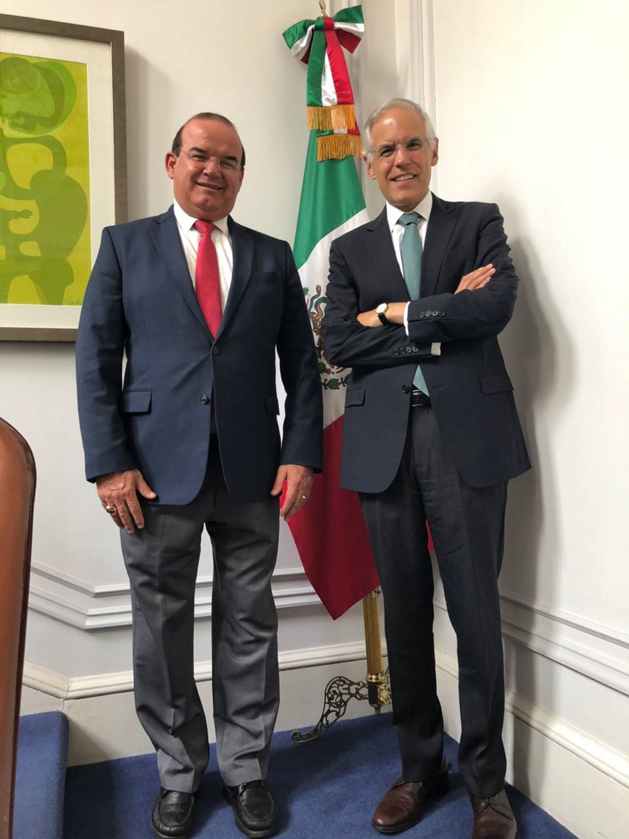Visita. Jaime Guerra, secretario de Economía de Coahuila junto al embajador de México en Inglaterra, Julián Ventura.