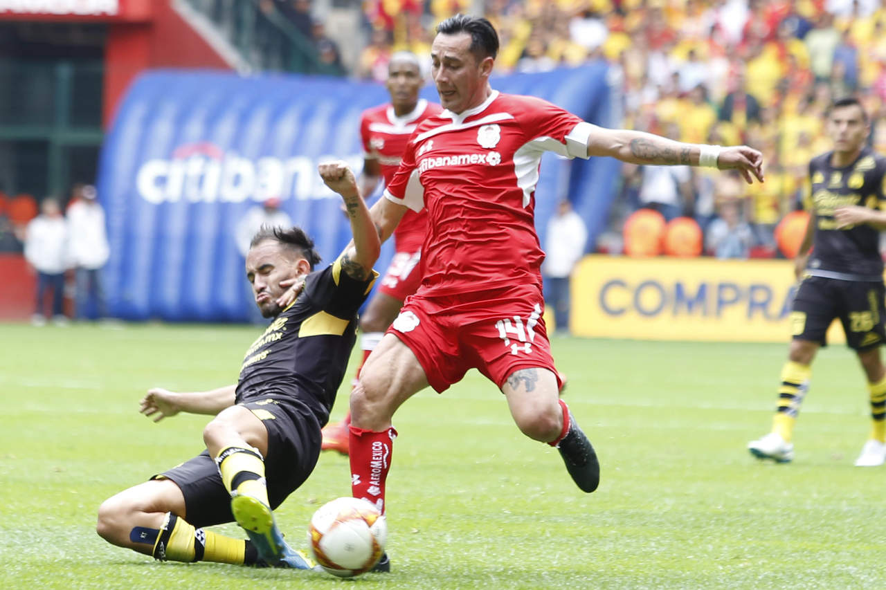 Con un polémico gol de Rubens Sambueza, el cuadro subcampeón de la Liga MX se estrenó con victoria ante Monarcas.