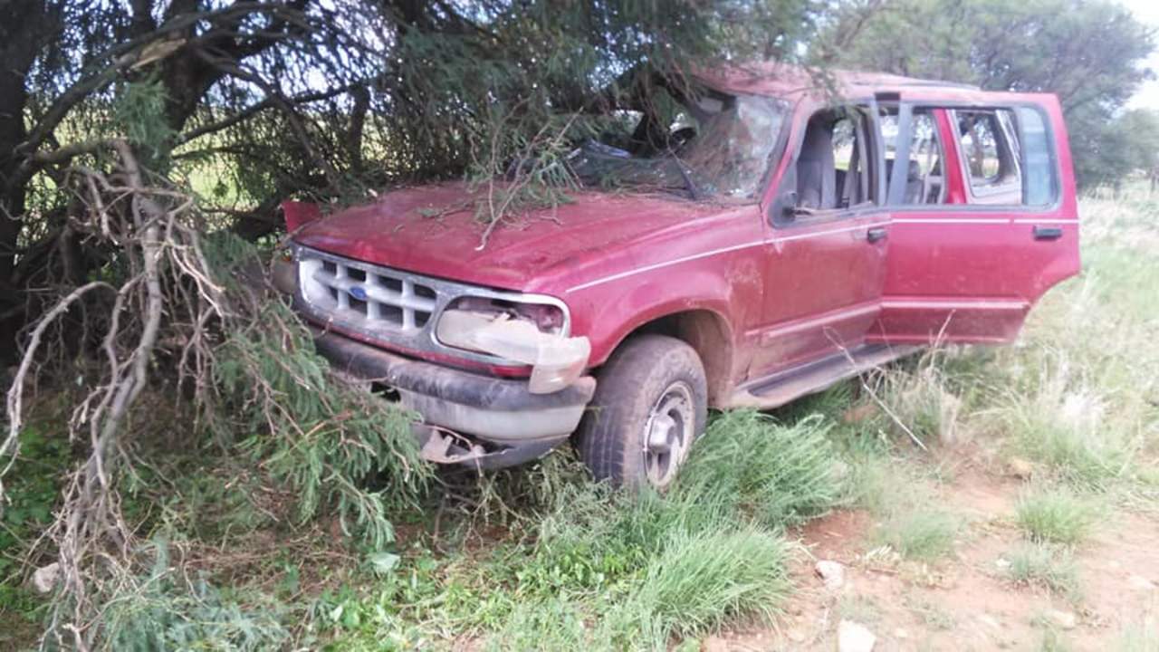 El fatal percance se registró aproximadamente a las 16:00 horas sobre la carretera libre a Torreón.