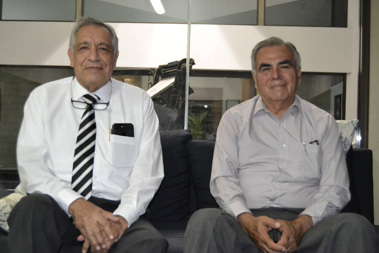 Coordinación. Rodolfo Silva (izq.) y Antonio González acordaron continuar laborando en un ambiente cordial y de respeto. (EDITH GONZÁLEZ)