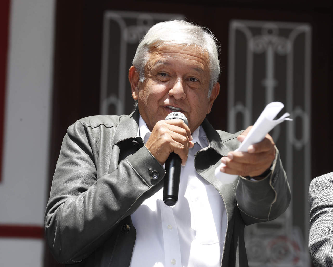 Andrés Manuel López Obrador, virtual presidente electo, sostiene una reunión con integrantes de su equipo de educación, hacienda y desarrollo social para avanzar en los programas que impulsará al arrancar su administración. (EL UNIVERSAL)
