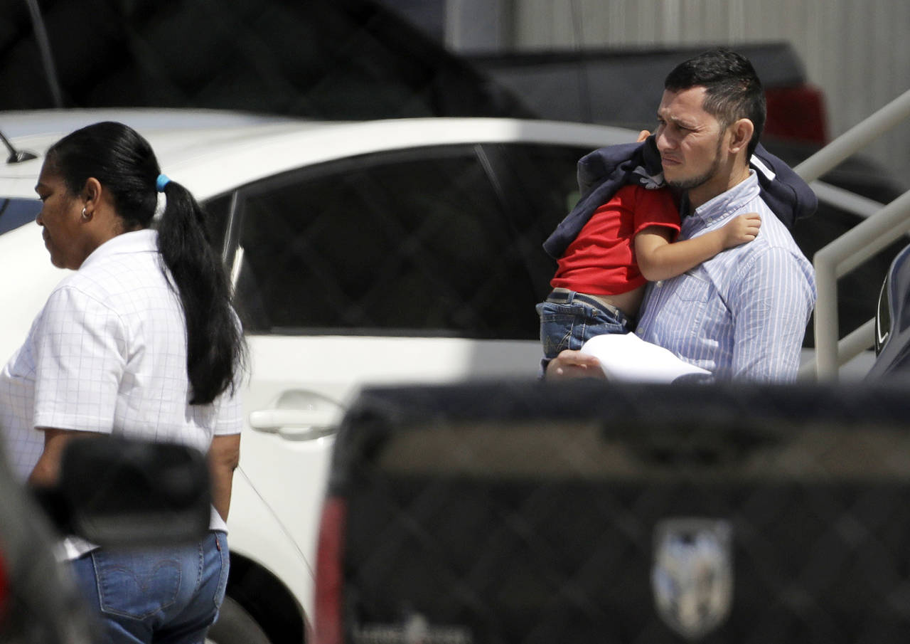 Decisión. La ACLU pidió al gobierno dar a las familias reunificadas una semana para decidir si son deportados. (AP)