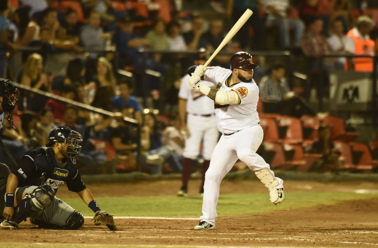 Ricky Álvarez fue una baja sensible para la novena lagunera en su momento. (Archivo)