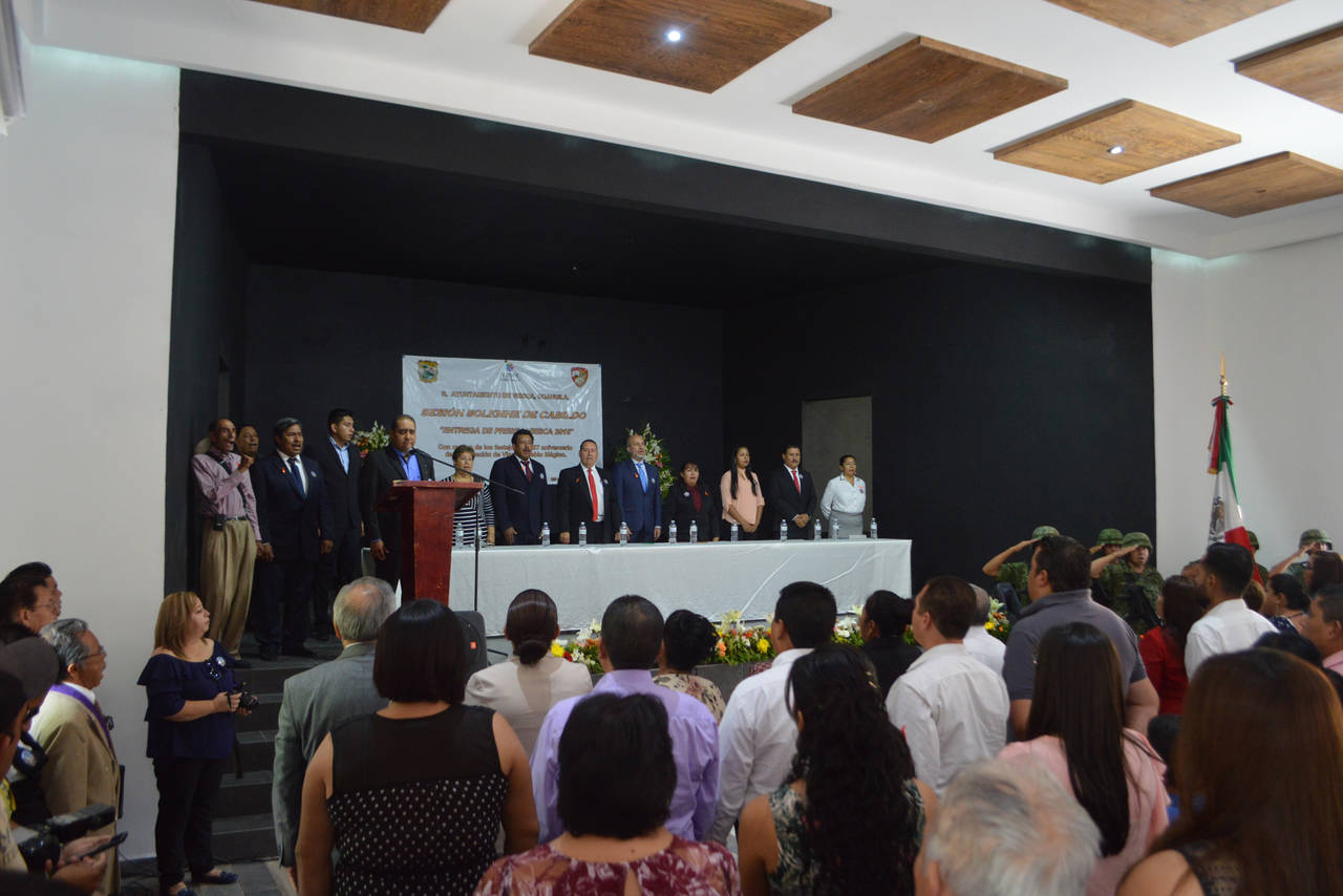 Evento oficial. En Ágora municipal se realizó una sesión solemne de Cabildo de aniversario. (EL SIGLO DE TORREÓN/ROBERTO ITURRIAGA)