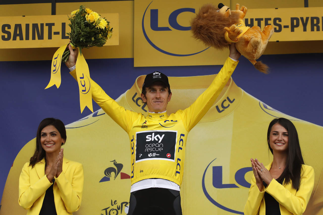 Geraint Thomas se mantiene como líder en el Tour de Francia. (AP)