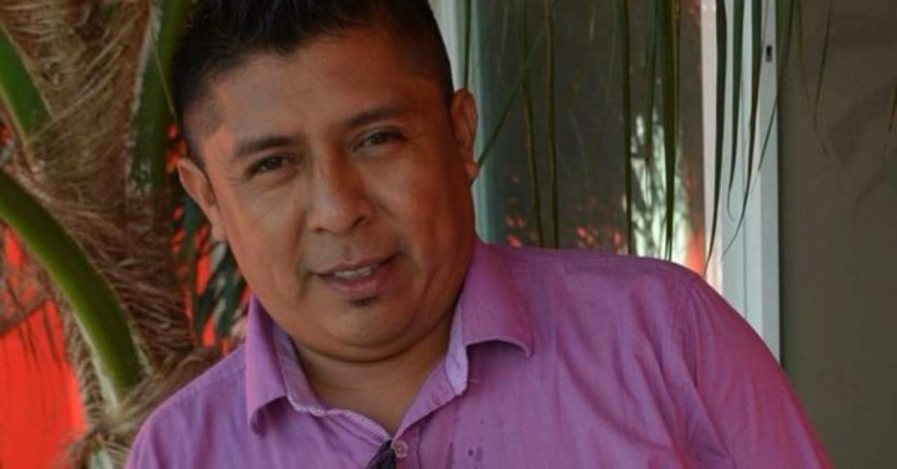 El cuerpo del director del semanario 'Playa News Aquí y Ahora', Rubén Pat Cahuich, asesinado la madrugada del 24 de julio en el bar 'Arre' de Playa del Carmen, municipio de Solidaridad, fue velado la noche del miércoles en una funeraria de la ciudad. (TWITTER)