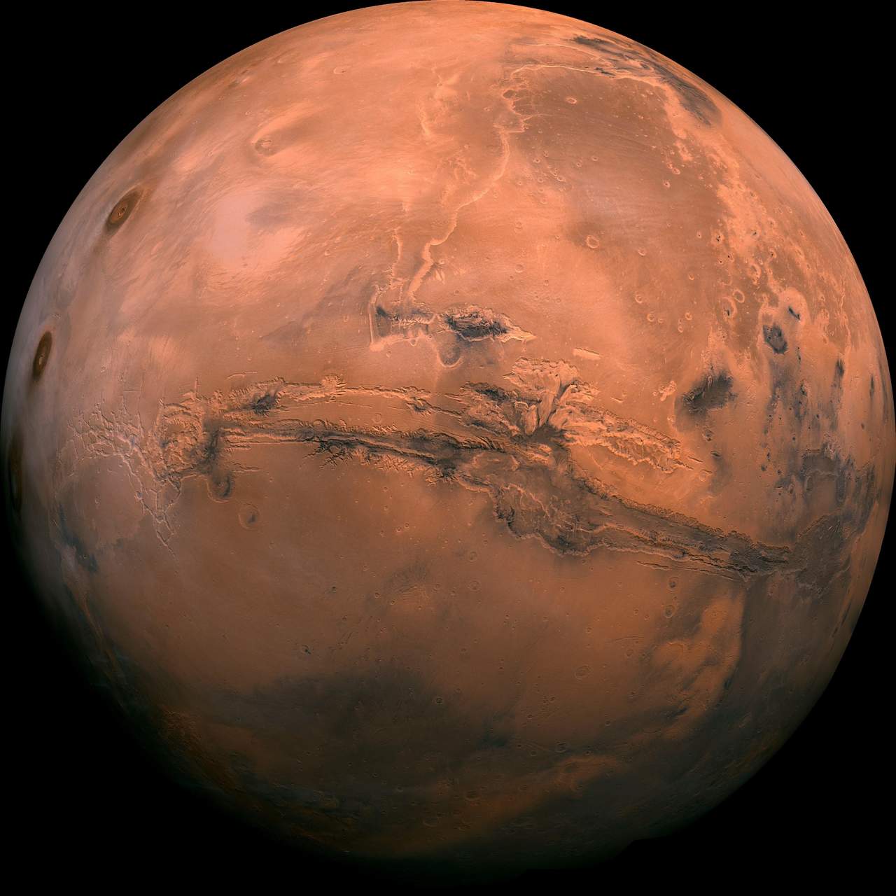 El investigador refirió que el hallazgo se hizo en una región del polo sur marciano, formada por numerosas capas de hielo y polvo, con una profundidad máxima de 1.5 kilómetros, en una zona de 20 kilómetros de diámetro. (ARCHIVO)