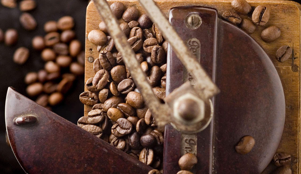 El consumo de café se remonta a centenares de años, no sólo por su sabor y su poder estimulante, sino también por sus beneficios médicos. (ARCHIVO)