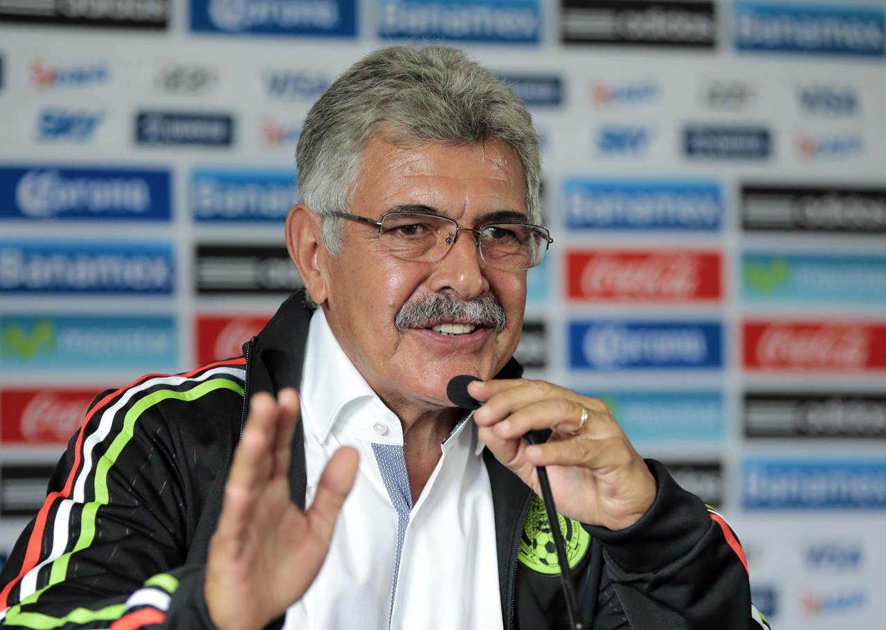 El técnico de los Tigres pretende seguir dirigiendo a los felinos y no dejar ese compromiso por la Selección Mexicana. (ARCHIVO)