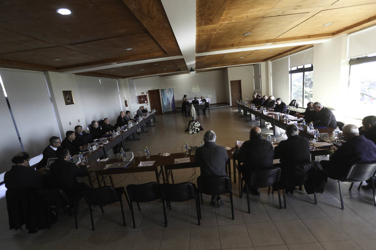 Reunión. La jerarquía eclesial chilena inició ayer una reunión extraordinaria de cinco días.