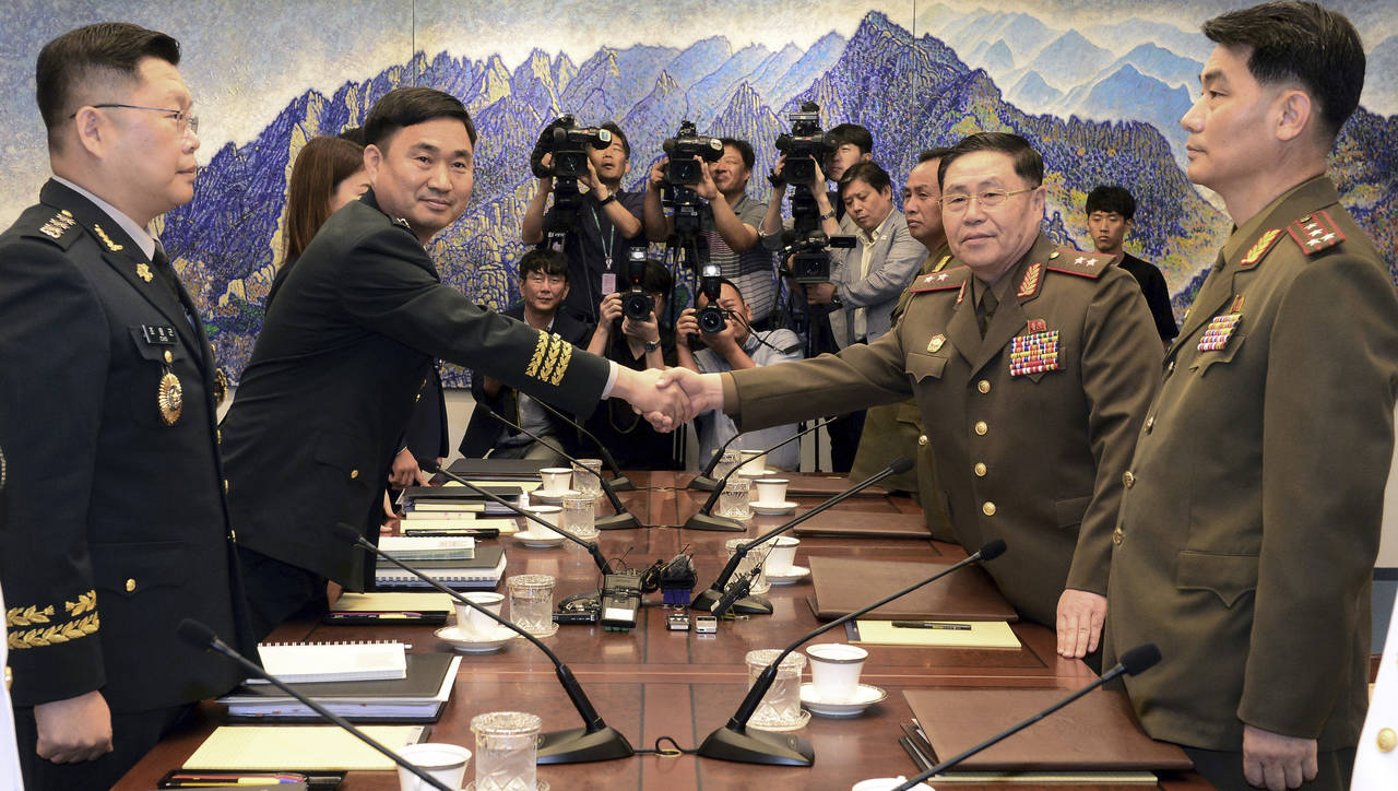 Por acuerdos. Es la segunda reunión entre ambas Coreas. (AP)