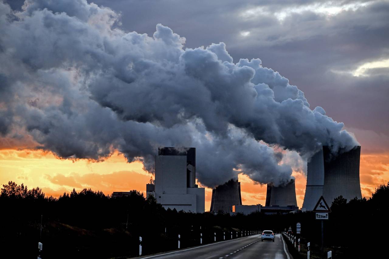Repercusión. Las emisiones de gases han contribuído al aumento de la temperatura en el mundo. (EFE)