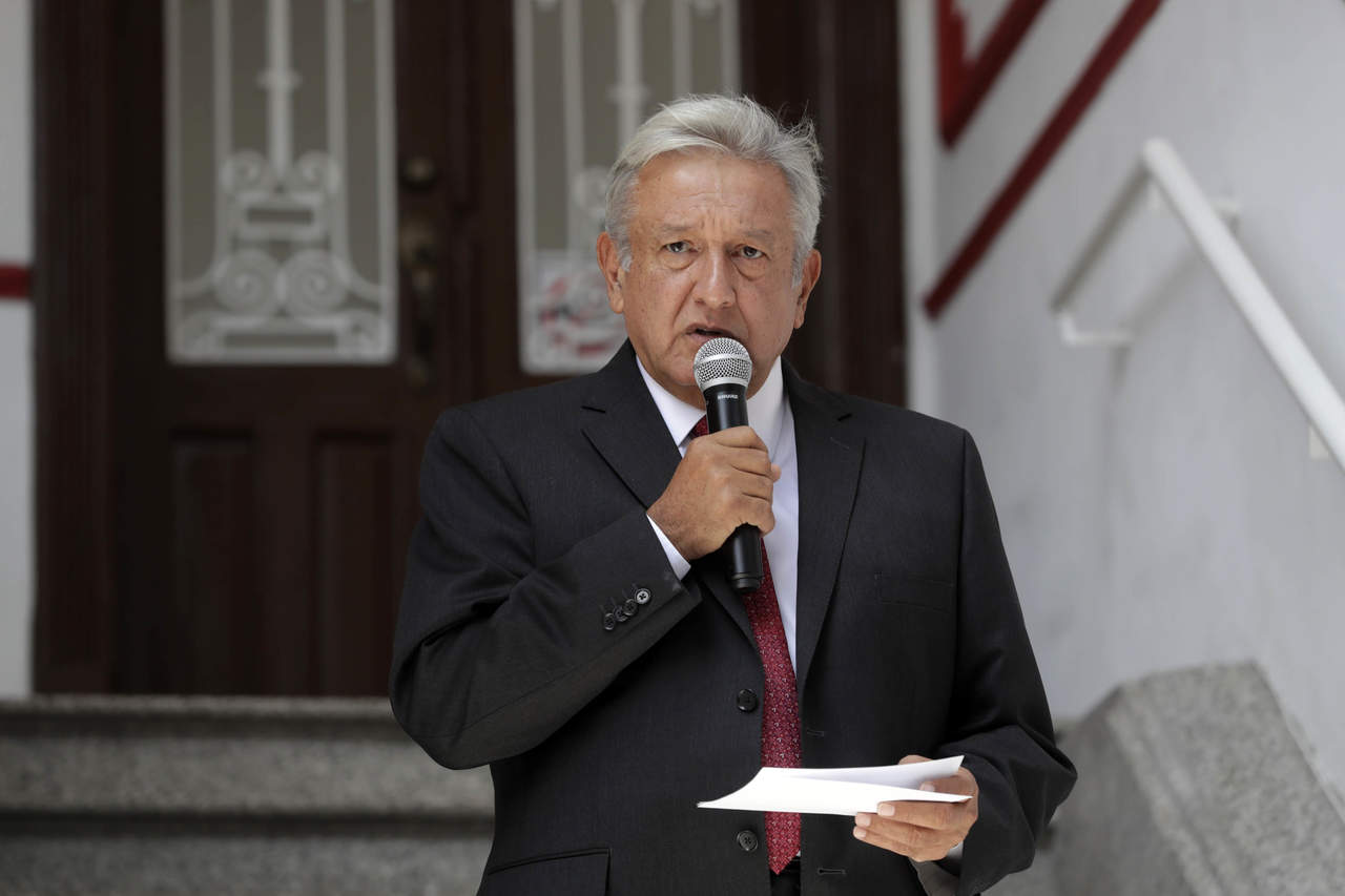 En una conferencia de prensa, López Obrador respondió a una pregunta sobre los posibles riesgos del fracking y dijo que México ya no utilizará ese método para extraer petróleo. (EL UNIVERSAL)