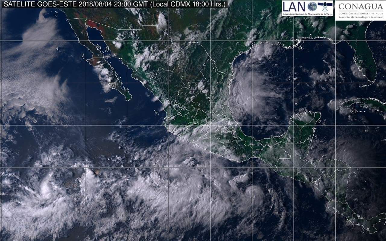 Detalló que esta noche el sistema se localizó aproximadamente a 365 kilómetros (km) al sur-sureste de Puerto Ángel, con vientos máximos sostenidos de 45 kilómetros por hora (km/h), rachas de 65 km/h y desplazamiento hacia el oeste-noroeste a 20 km/h. (ESPECIAL)