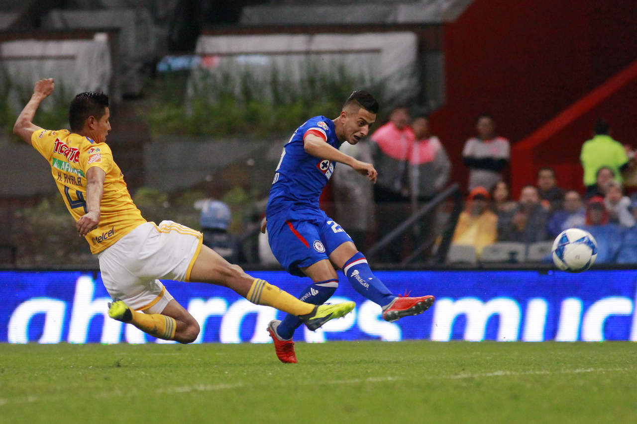 Roberto Alvarado fue el autor del gol para darle el triunfo a Cruz Azul. (Jam Media)