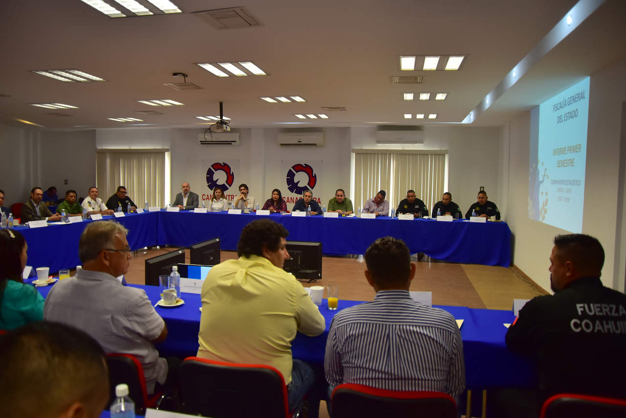 La reunión se realizó en Canacintra Torreón. (ERNESTO RAMÍREZ) 