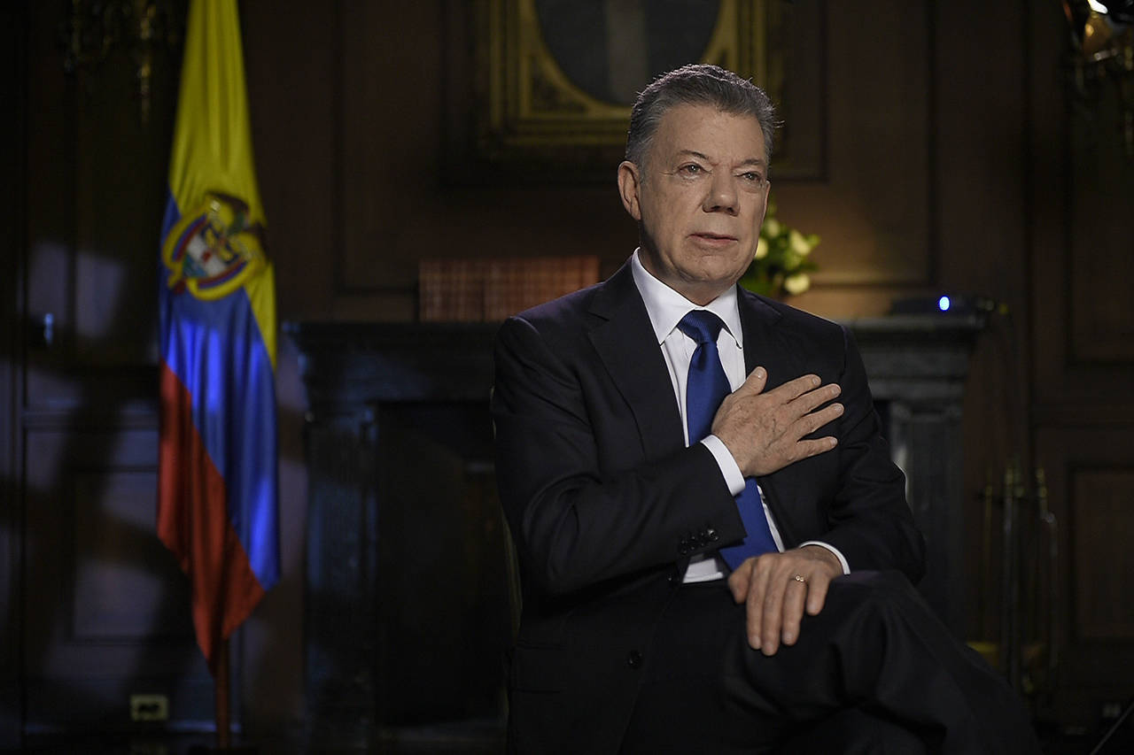 Adiós. Juan Manuel Santos pasará hoy la presidencia de Colombia a Iván Duque. (EFE)