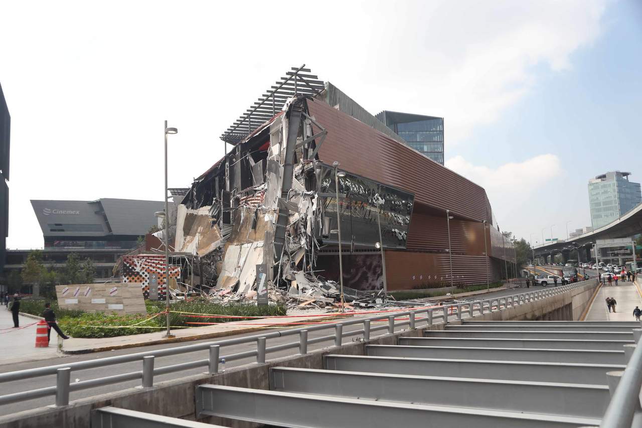 El mal diseño en la fachada de Plaza Artz fue lo que provocó que esa parte colapsara el pasado 12 de julio. (EL UNIVERSAL)