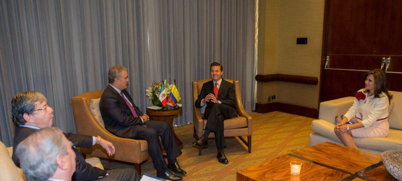 En el encuentro, el jefe del Ejecutivo mexicano deseó el mayor de los éxitos a quien será el próximo presidente de Colombia, y le reiteró la plena disposición de México para continuar fortaleciendo una de las relaciones bilaterales más robustas y cercanas que tiene el país. (ESPECIAL) 

