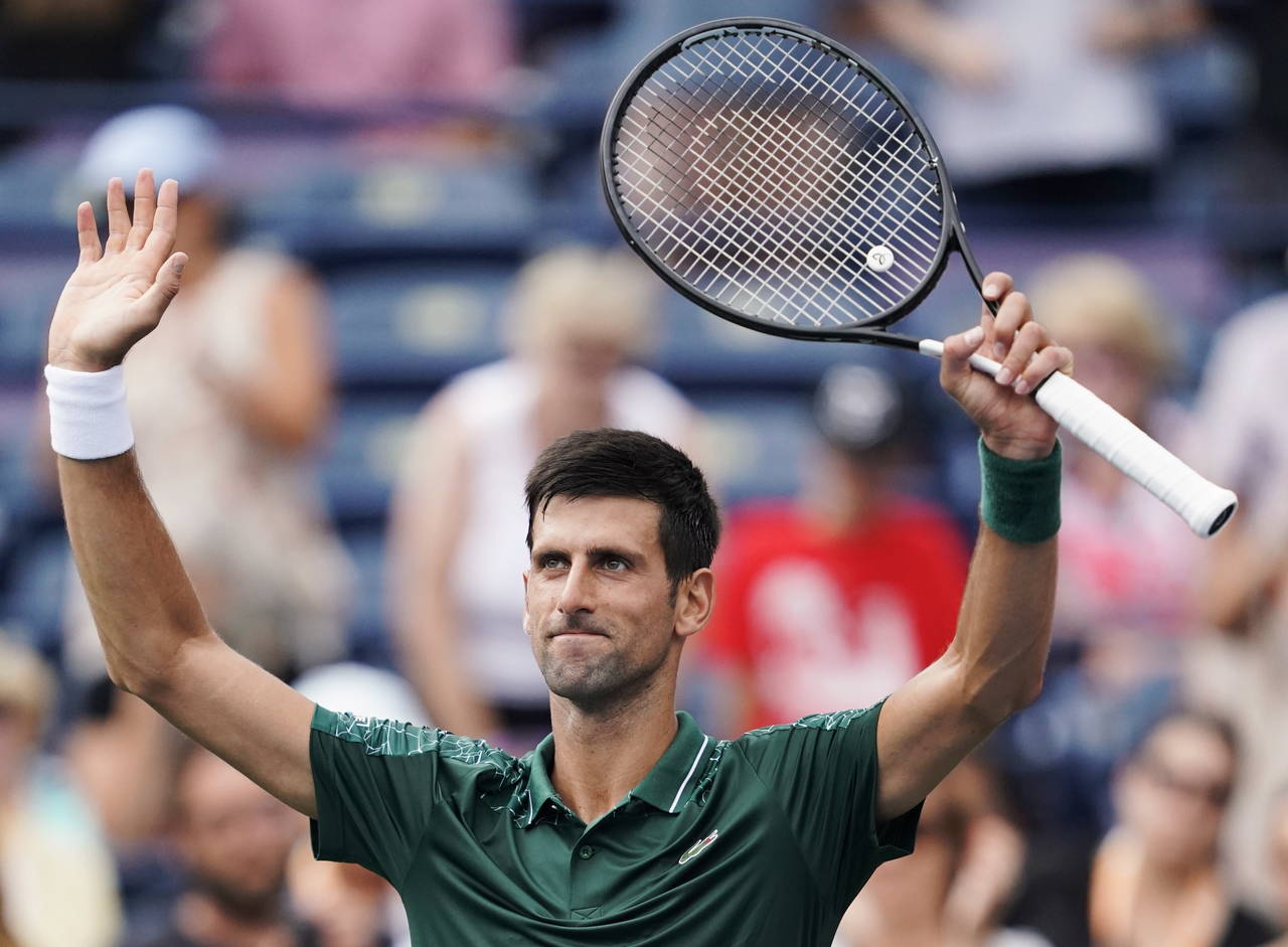 Novak Djokovic se impuso sin dificultades 6-3, 6-4 al canadiense Peter Polansky. (AP)