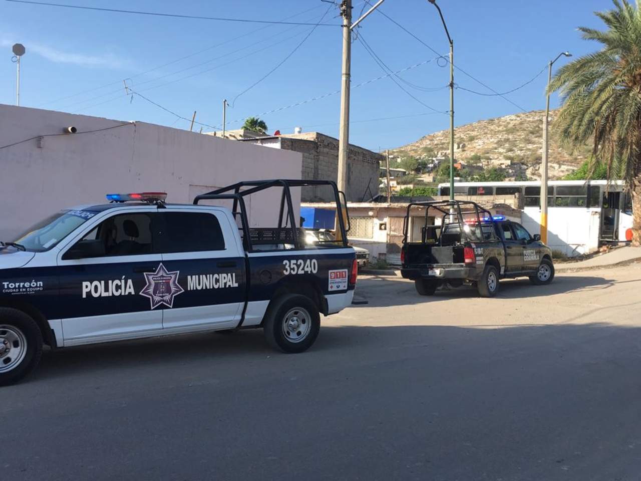 Al lugar acudieron elementos de la Dirección de Seguridad Pública Municipal y de Fuerza Coahuila, mismos que se encargaron de acordonar el área. (EL SIGLO DE TORREÓN)